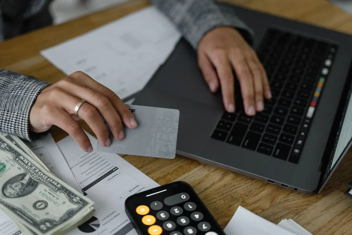 Credit Card Minimum Payments Explained: What Happens If You Only Pay the Minimum?